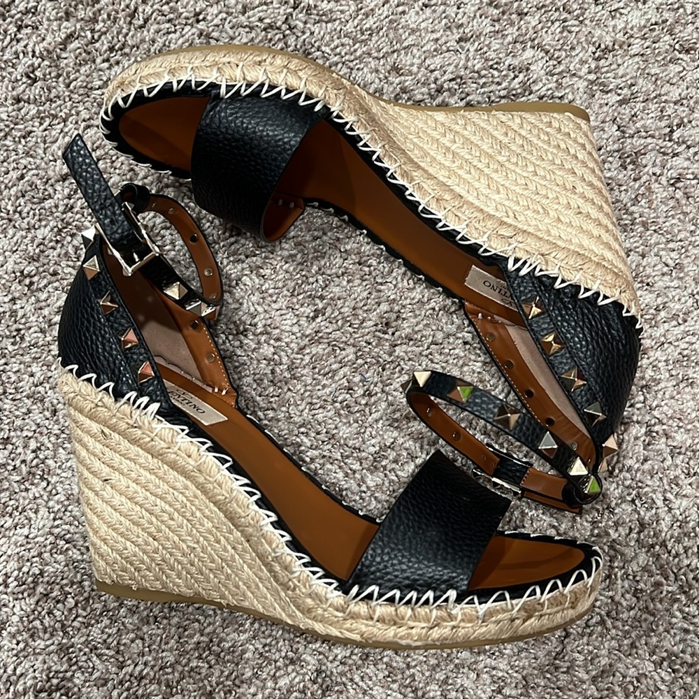 Valentino Black Leather Sandals Minimalist Design - Picture 2 of 3
